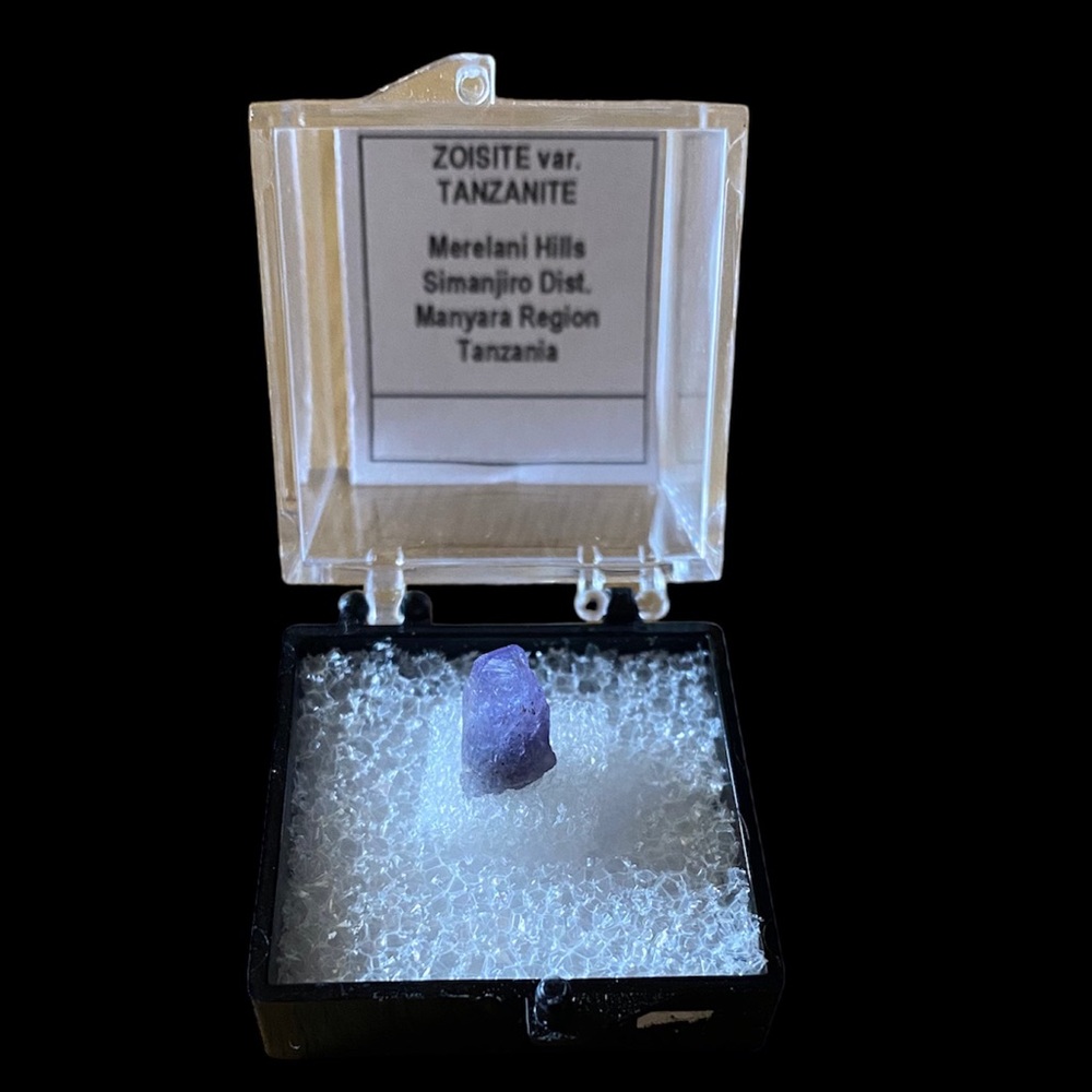 Tanzanite thumbnail display
